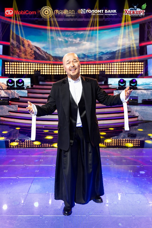 Дуучин Наки дахин ялагч болжээ